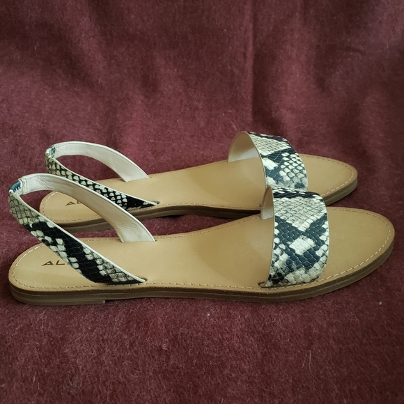 ⚡FREE⚡ LAST CHANCE⚡2/$15 Aldo sandals - Picture 3 of 4